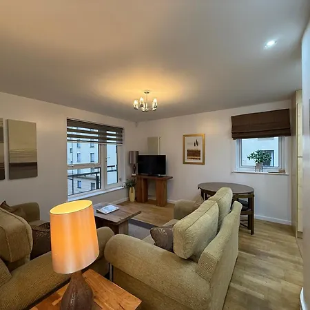 Holyrood With Parking & Lift Access Daire