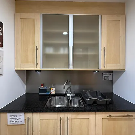 Apartmán Holyrood With Parking & Lift Access