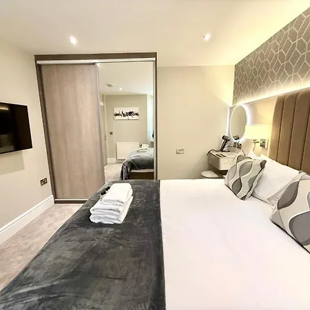 Modern 3 Bedroom Apartment, West End شقة إدنبرة