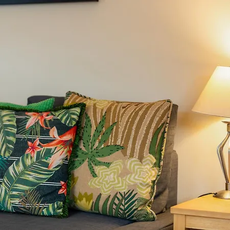 Apartmán Charming 2 Bedroom - *
