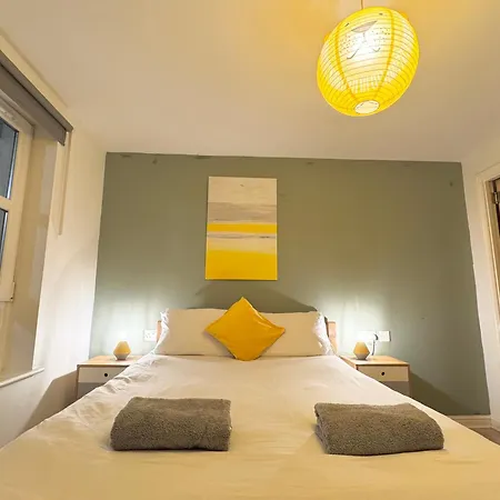 15 Mins To Princes Street Spacious Lakeside With Free Parking Edinburgh