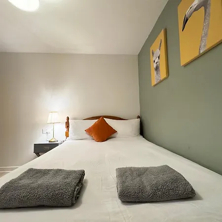 15 Mins To Princes Street Spacious Lakeside With Free Parking