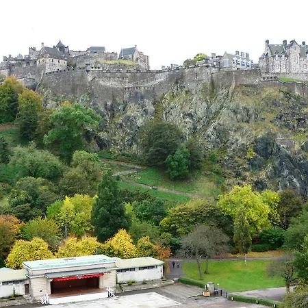 100 Princes Street Отель 5*
