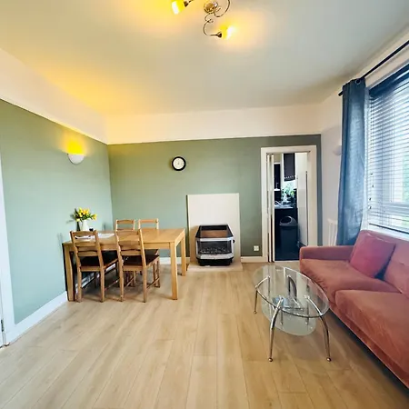 Central Accessible Home With Great Amenities & Free Parking Apartamento