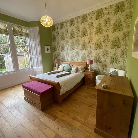 Victorian With Parking, Murrayfield-sleeps 5 *