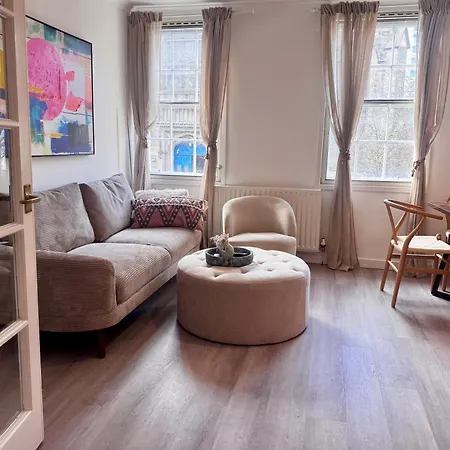 Nicolson Street Two Bedrooms Edinburgh