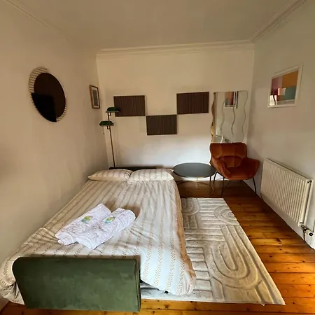 Charming Flat In Beautiful Area Lägenhet *