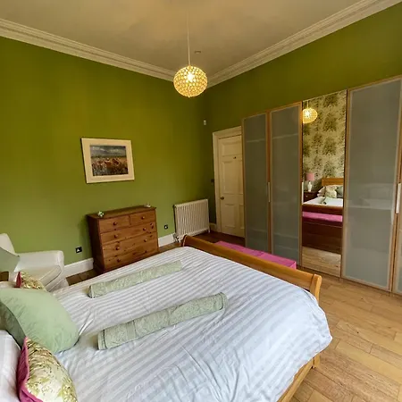 Victorian With Car Parking In Driveway, Murrayfield * إدنبرة