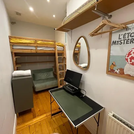 Charming Flat In Beautiful Area Apartment