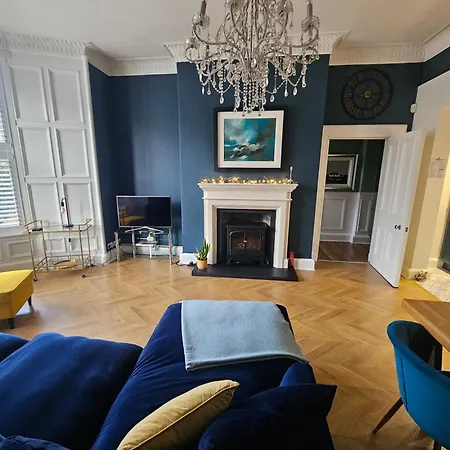 Spacious With Easy Access To Airport & Centre * Εδιμβούργο