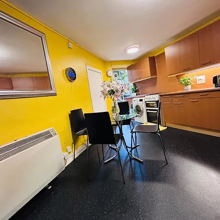 Apartment Entire Flat In Edinburgh, Center