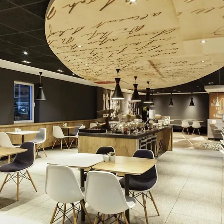 Ibis Centre Royal Mile Hotel 3*