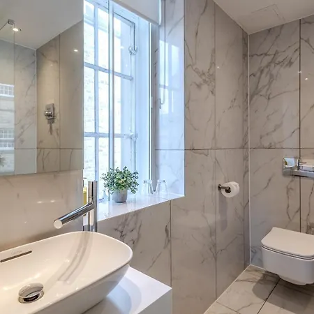 The On The Mile 4* Edinburgh