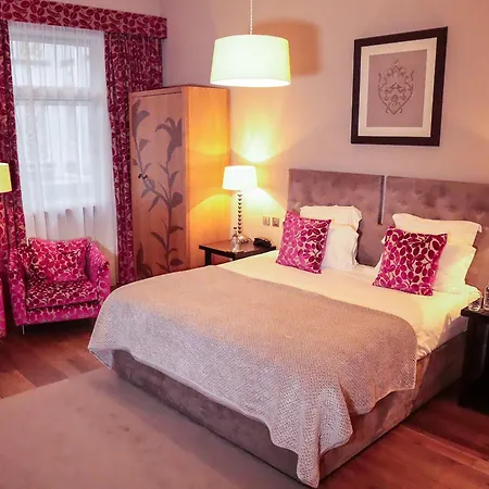 Tigerlily Hotel