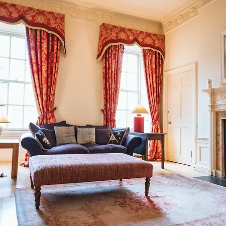 بيت للعطل Gayfield Place *