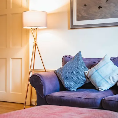 Large 3-bed Walk To Waverley Edinburgh
