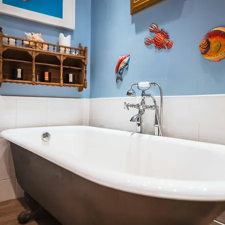 Large 3-bed Walk To Waverley Ferienhaus *