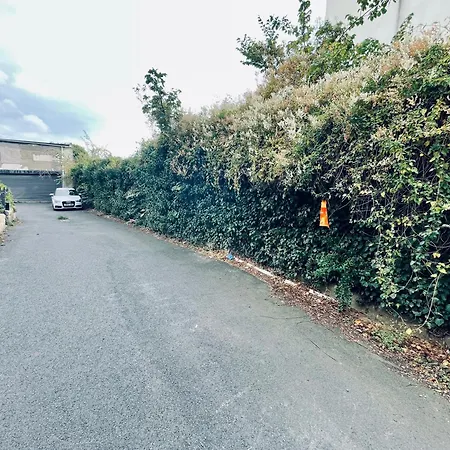 アパート Stylish Georgian Garden + Secure Parking エディンバラ