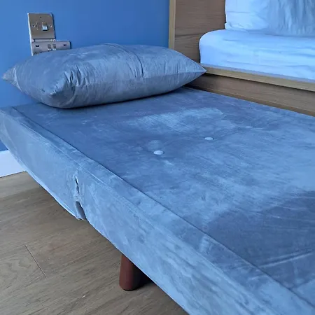 The Retreat Edinburgh, 2-minute Walk To Bus Stop *