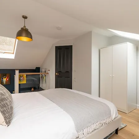 Superb Two Bedroom 2 Bathroom Morningside דירה אדינבורו