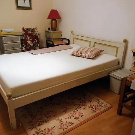 Cosy For Share , Private Double Room, Wifi, Parking, Garden Bed & Breakfast