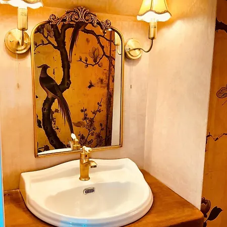 Historic Near The Castle, 5 Min From Train Station Apartment
