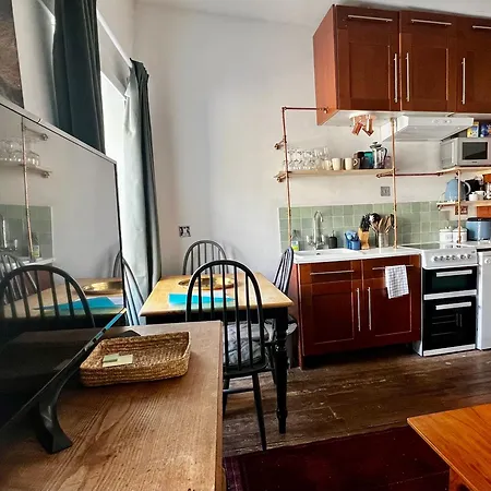 Apartment Historic Near The Castle, 5 Min From Train Station Edinburgh
