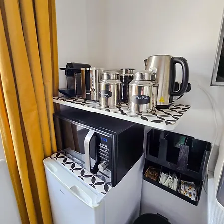 Double With Shared Bathroom Near The Shore And Tram Гостевой дом *