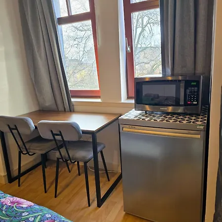 Double With Shared Bathroom Near The Shore And Tram Edinburgh
