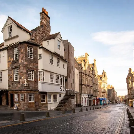 Apartment New Royal Mile With Balcony And Stunning Views Floor No Lift *