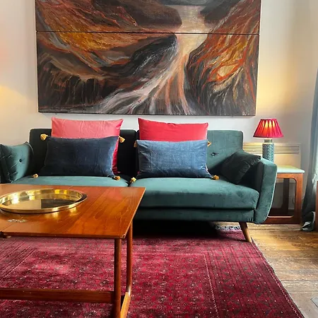Apartment Historic Near The Castle, 5 Min From Train Station