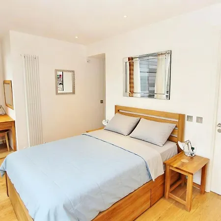 Stylish 2br In Quartermile Balcony & Garden View Apartment *