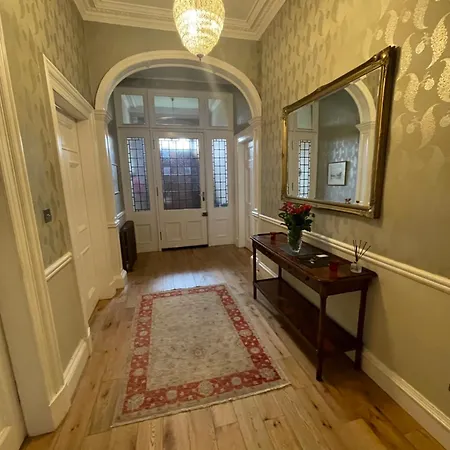 Victorian With Parking, Murrayfield-sleeps 5 * Edinburgh
