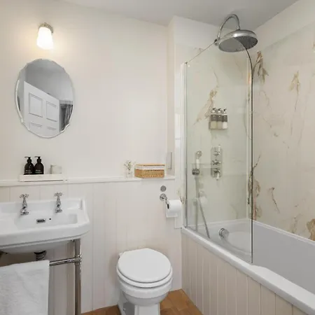 Apartahotel The Townhouse, Leith 4*