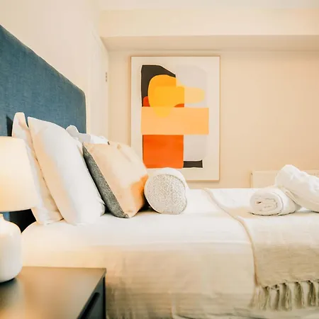 Stylish 2 Bed Centre With Parking Эдинбург