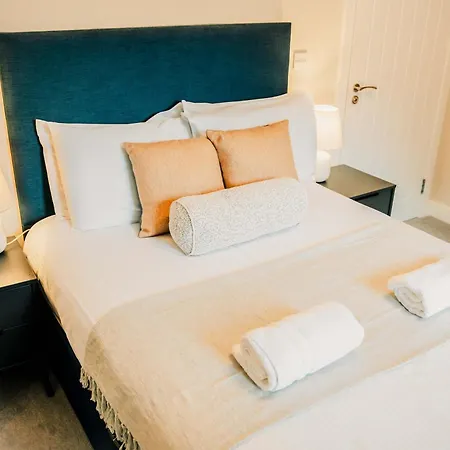 Stylish 2 Bed Centre With Parking Дом отдыха