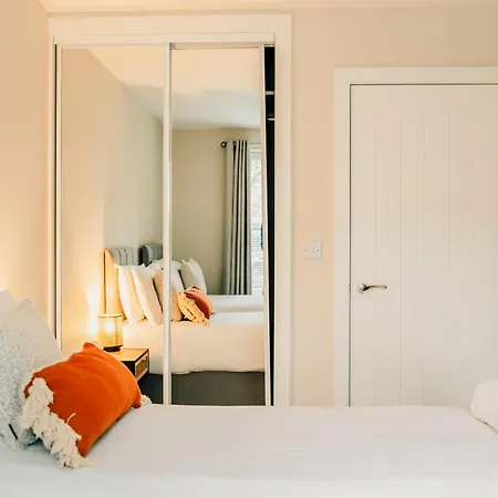 Дом отдыха Stylish 2 Bed Centre With Parking *