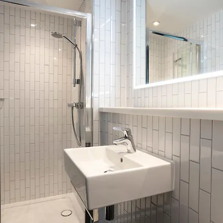 Point A St Andrew Square Hotel 3*