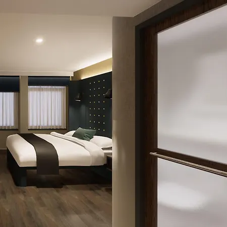 Hotel Point A St Andrew Square