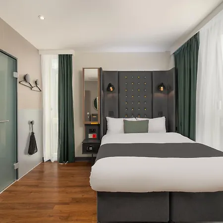 Point A St Andrew Square Hotel