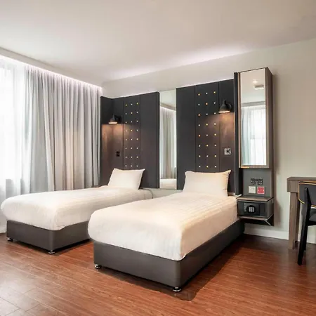 Hotel Point A St Andrew Square