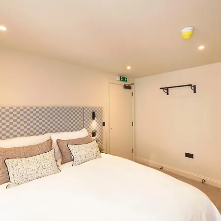 Apartahotel Joivy Royal Mile