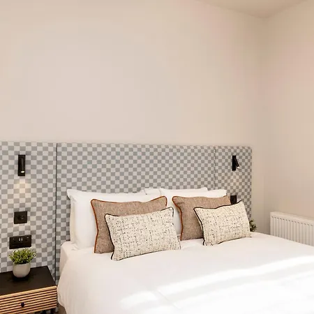 Joivy Royal Mile Apartahotel 3*