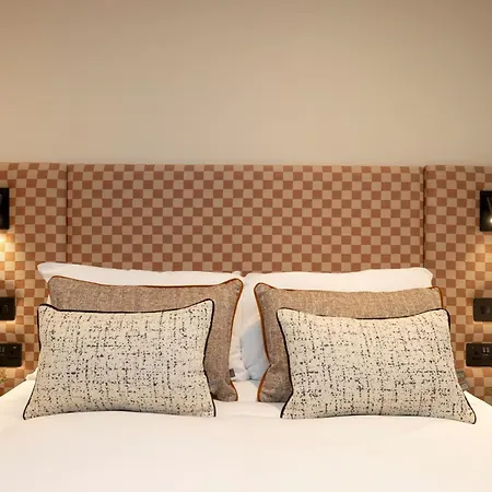 Joivy Royal Mile Apartahotel