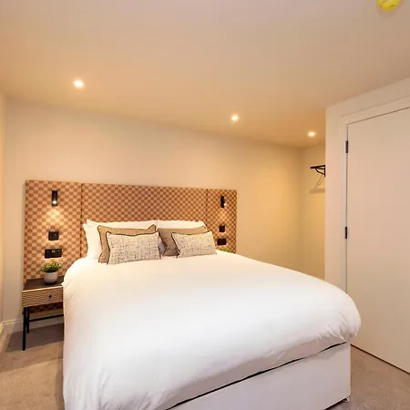Apartahotel Joivy Royal Mile