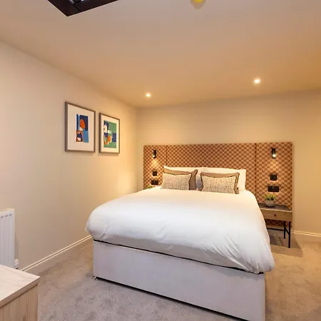 Apartahotel Joivy Royal Mile 3*