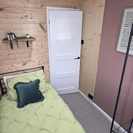 Contractor Family Hoole Private Hottub * Chester