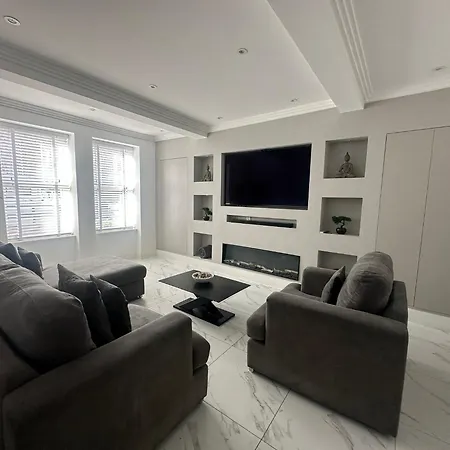 Luxury Waterfront Retreat For Groups Tatil Evi
