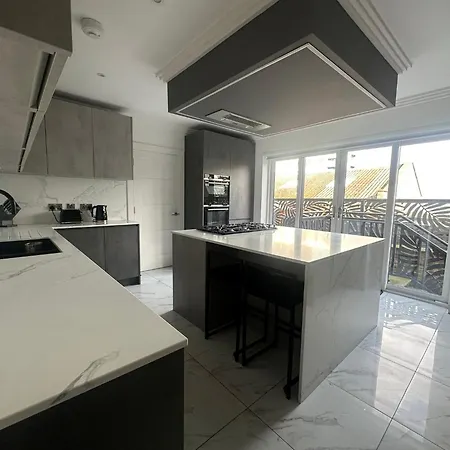 Luxury Waterfront Retreat For Groups Tatil Evi *