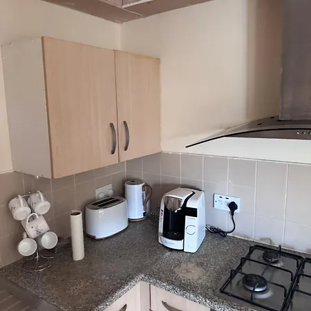 3 Floors, 4 Bedroom House With A Private Driveway! *